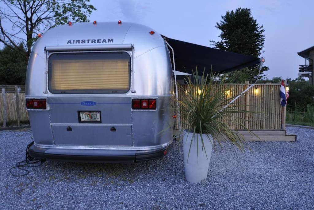 Airstream Retro Usa Caravan Apartamento Earnewâld Exterior foto