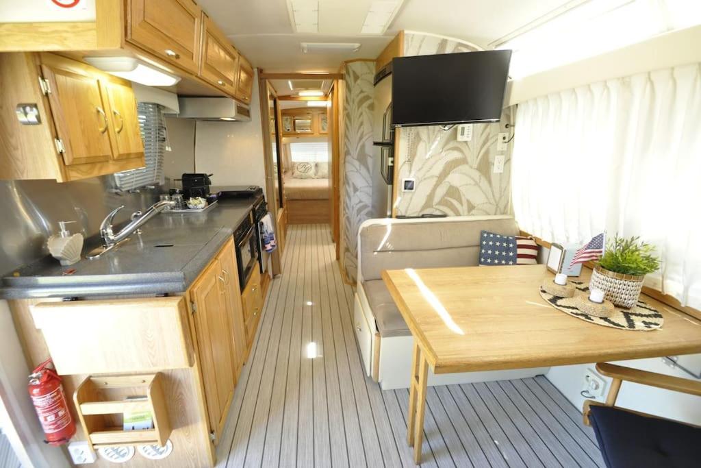 Airstream Retro Usa Caravan Apartamento Earnewâld Exterior foto